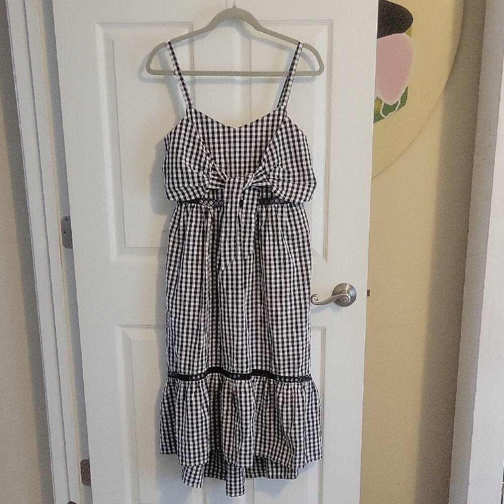 White Birch SzM Black and White Gingham tie over drop skirt ruffle accent SzMed